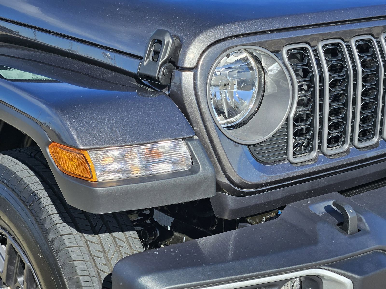 New 2026 Jeep Gladiator Sport AWD/4WD image 9