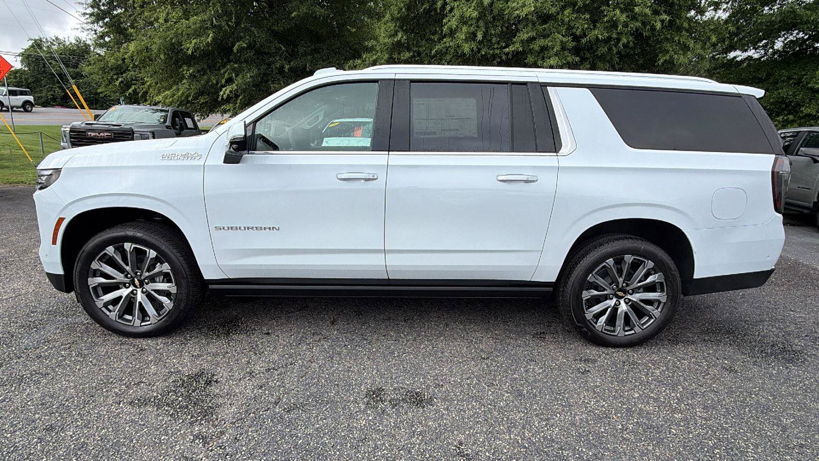 New 2026 Chevrolet Suburban High Country AWD/4WD image 12
