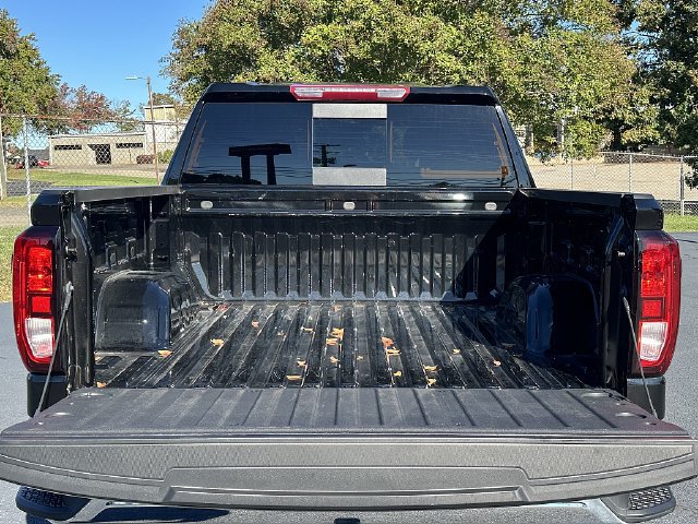 Used 2025 GMC Sierra 1500 SLE w/ Preferred Package AWD/4WD image 14