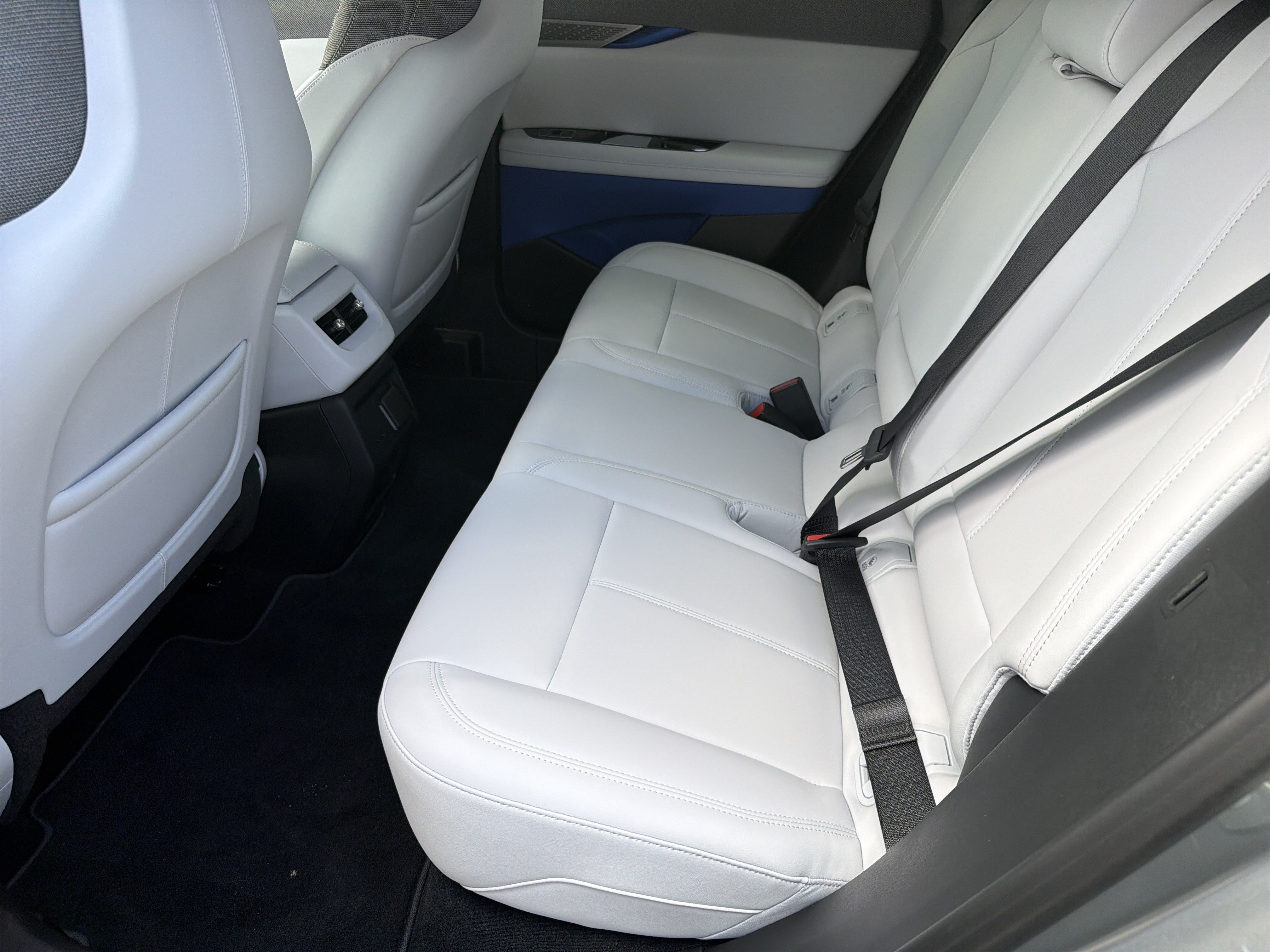 New 2027 Cadillac Optiq Luxury RWD image 21