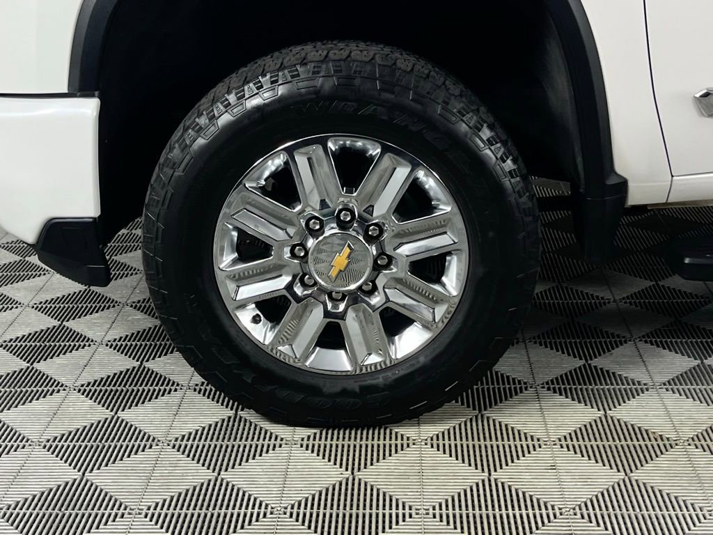 Used 2024 Chevrolet Silverado 2500 High Country w/ High Country Premium Package image 14