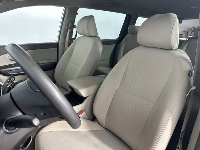 Used 2016 Kia Sedona LX image 13