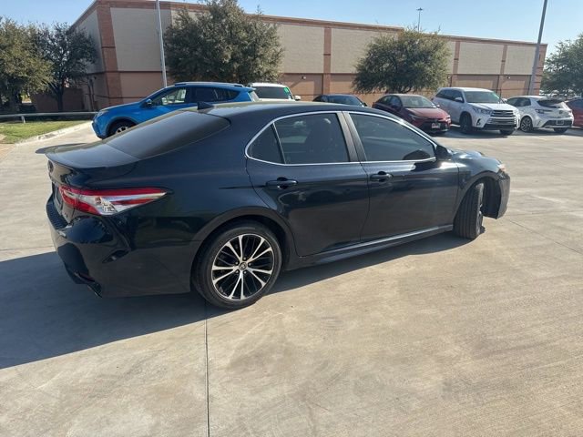 Used 2020 Toyota Camry SE w/ Convenience Package image 3