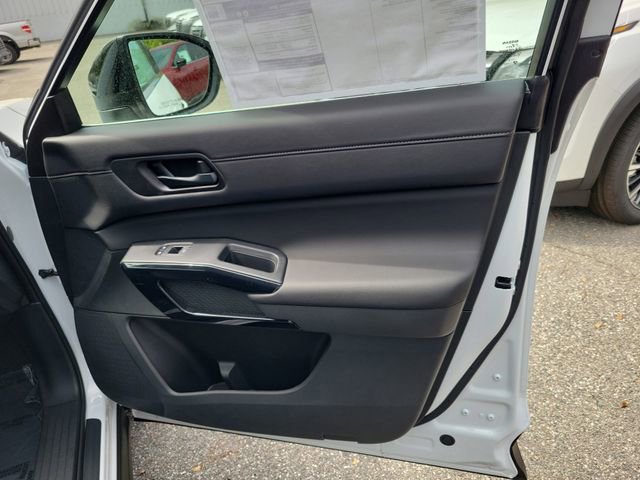 New 2026 Nissan Pathfinder SV image 34