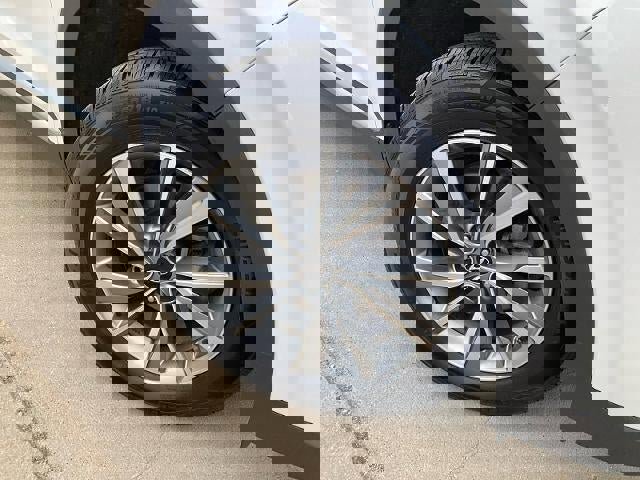 Used 2020 Hyundai Santa Fe SEL w/ Convenience Package image 28