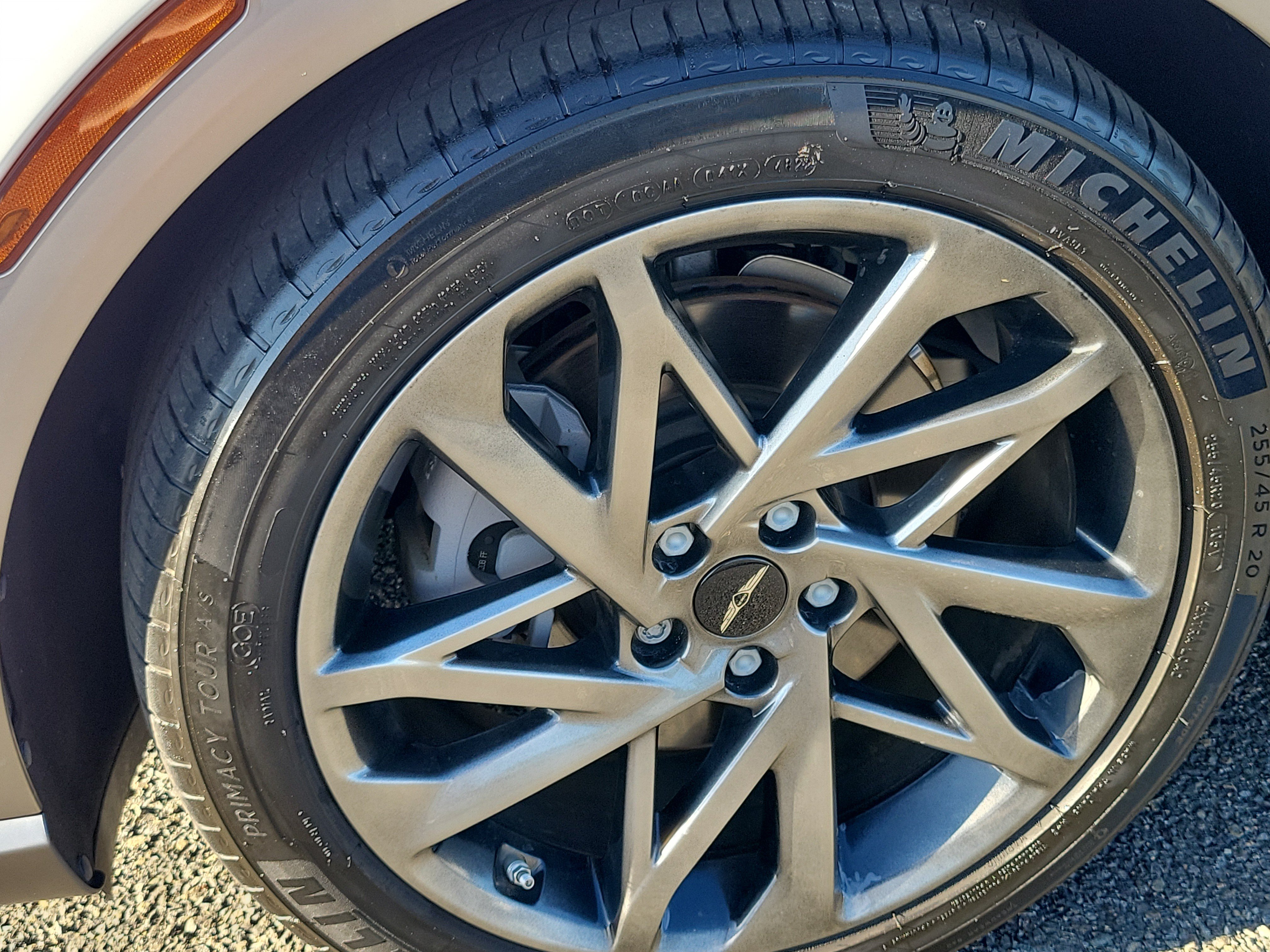 Certified 2023 Genesis GV60 Advanced AWD/4WD image 9