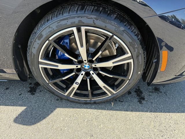 New 2027 BMW 550e xDrive AWD/4WD image 3