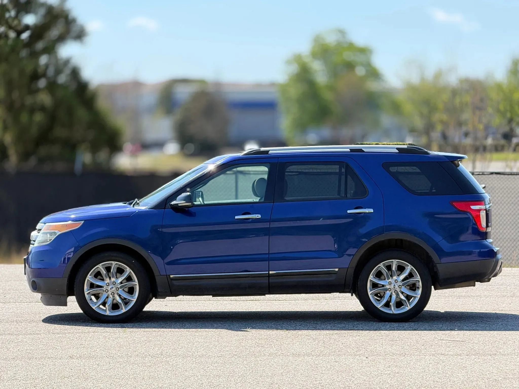 Used 2013 Ford Explorer XLT AWD/4WD image 8