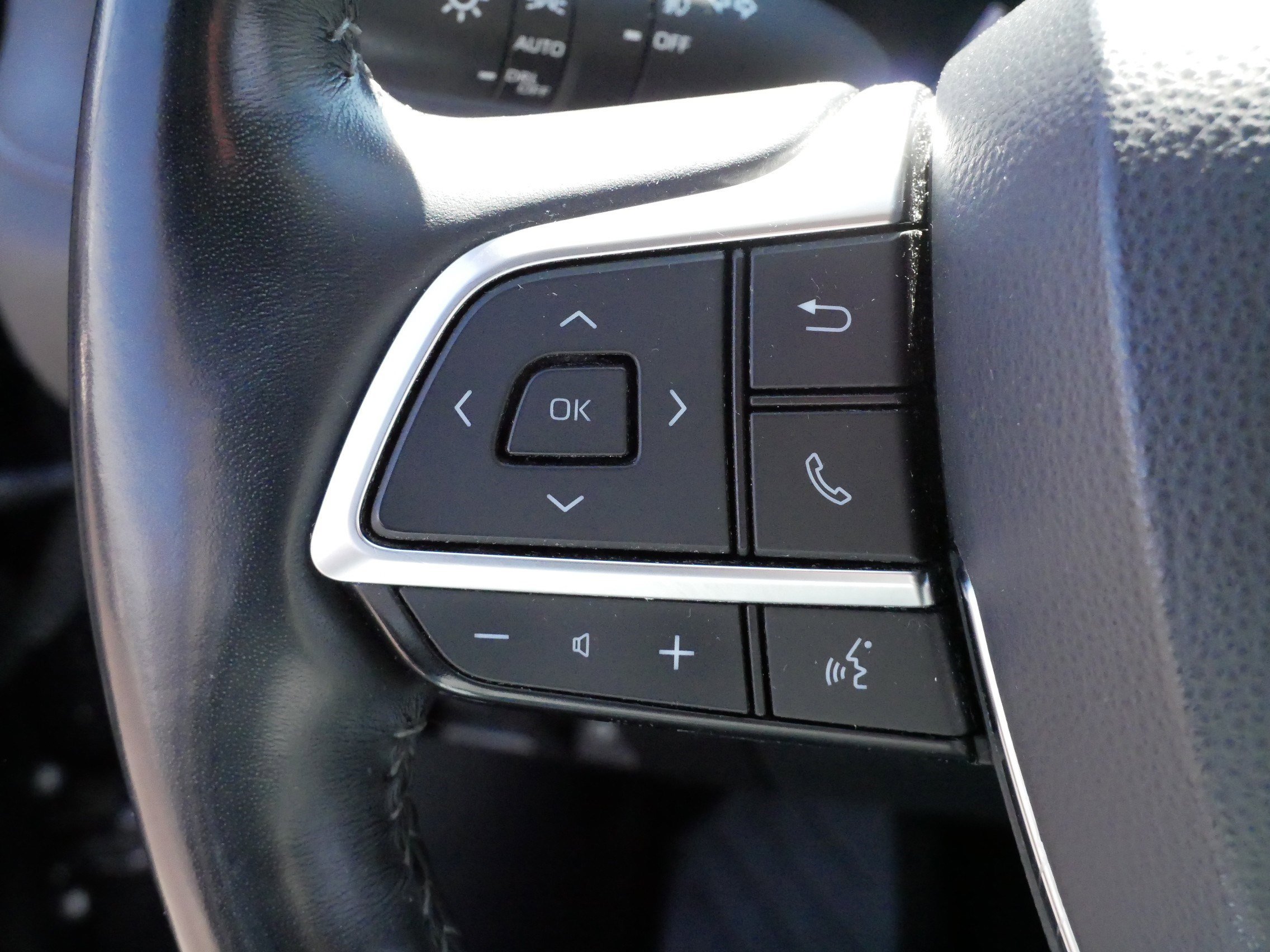 Used 2020 Toyota Highlander Platinum image 27