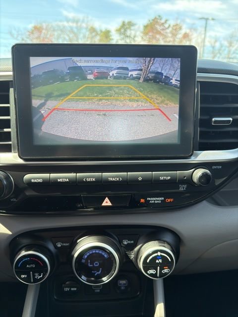 Used 2021 Hyundai Venue SEL w/ Cargo Package image 16