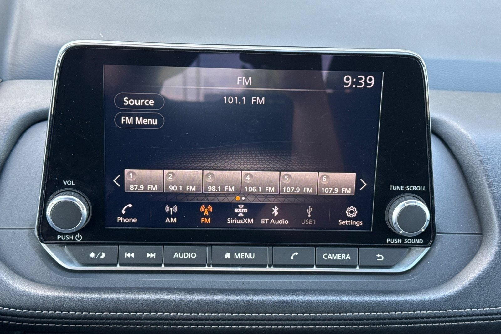 Used 2024 Nissan Rogue SV FWD image 24