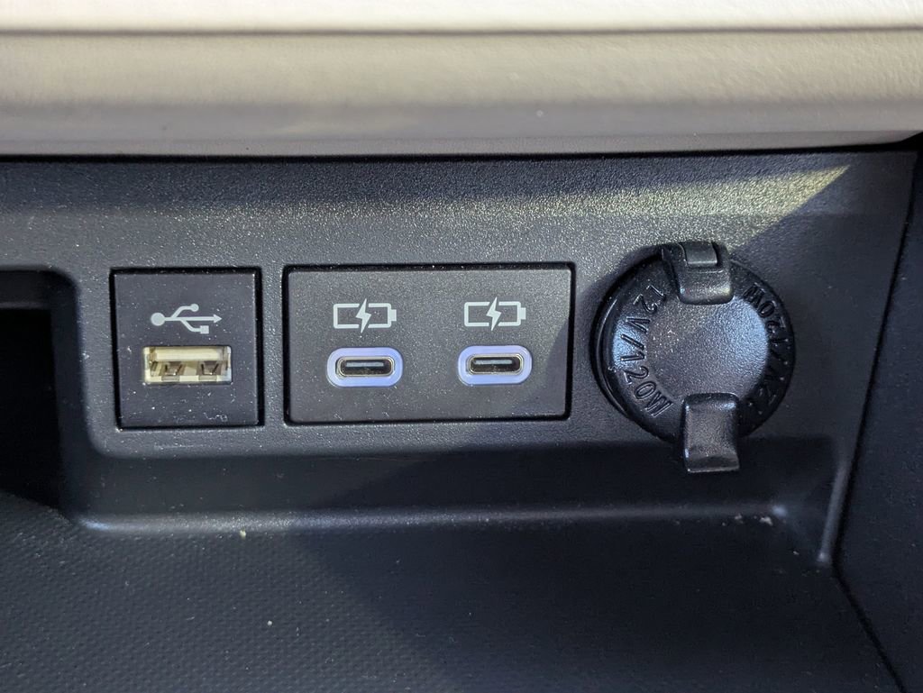 Used 2024 Toyota Highlander Platinum image 24