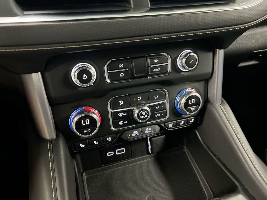Used 2024 GMC Yukon XL SLT image 16
