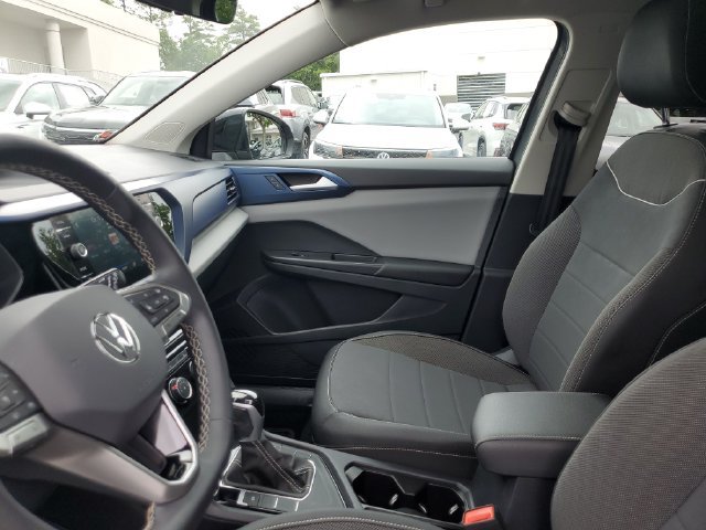 Certified 2023 Volkswagen Taos SE FWD image 23