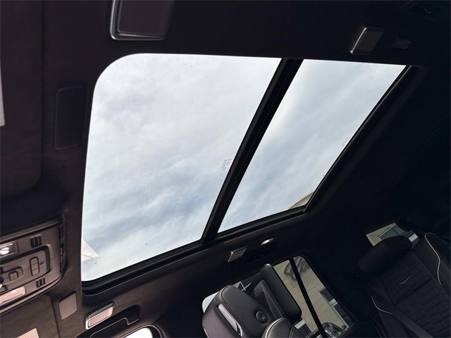 Used 2024 Cadillac Escalade Premium Luxury Platinum w/ Heavy-Duty Trailer Package image 23