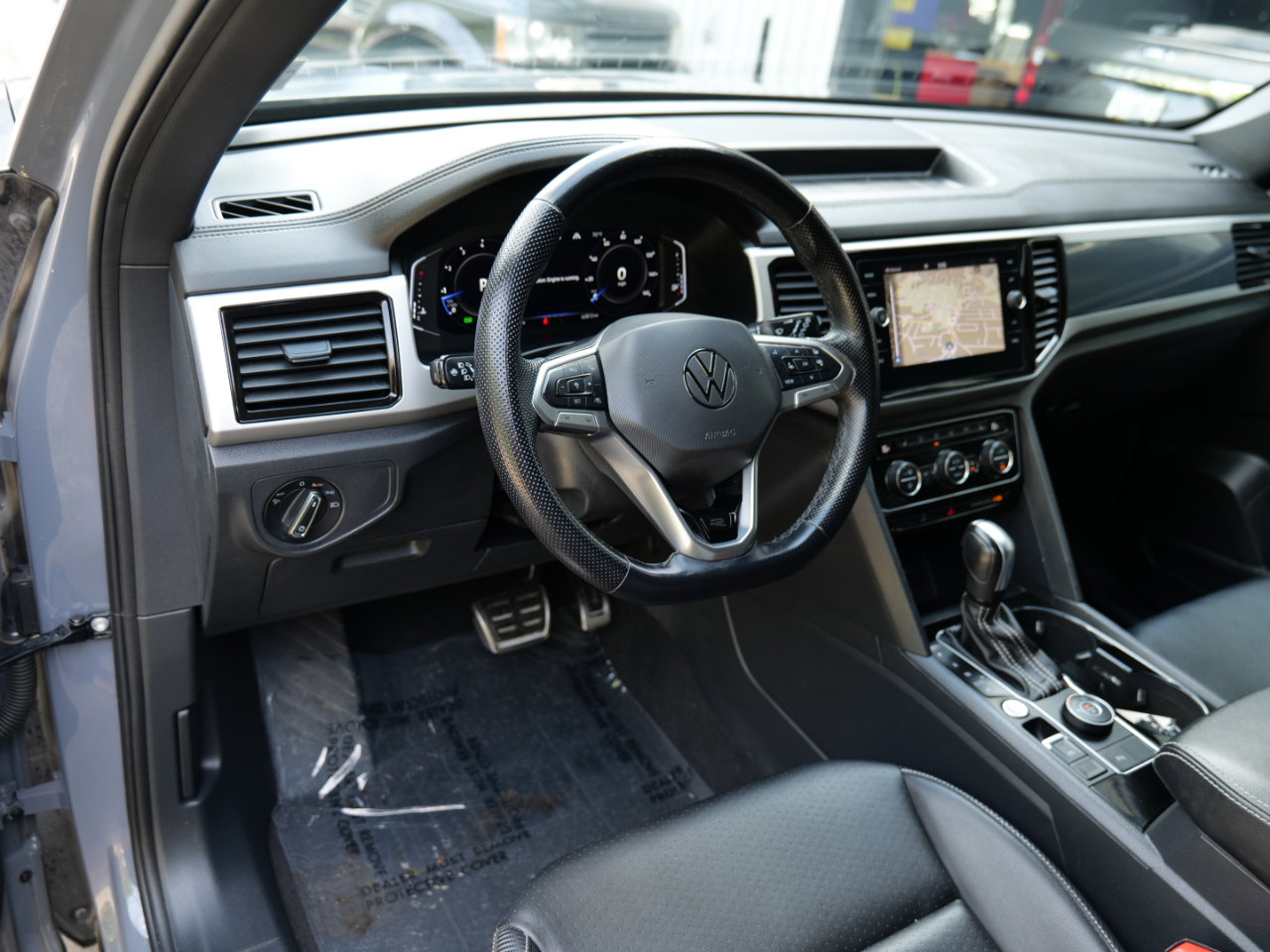 Used 2022 Volkswagen Atlas Cross Sport SEL R-Line image 15