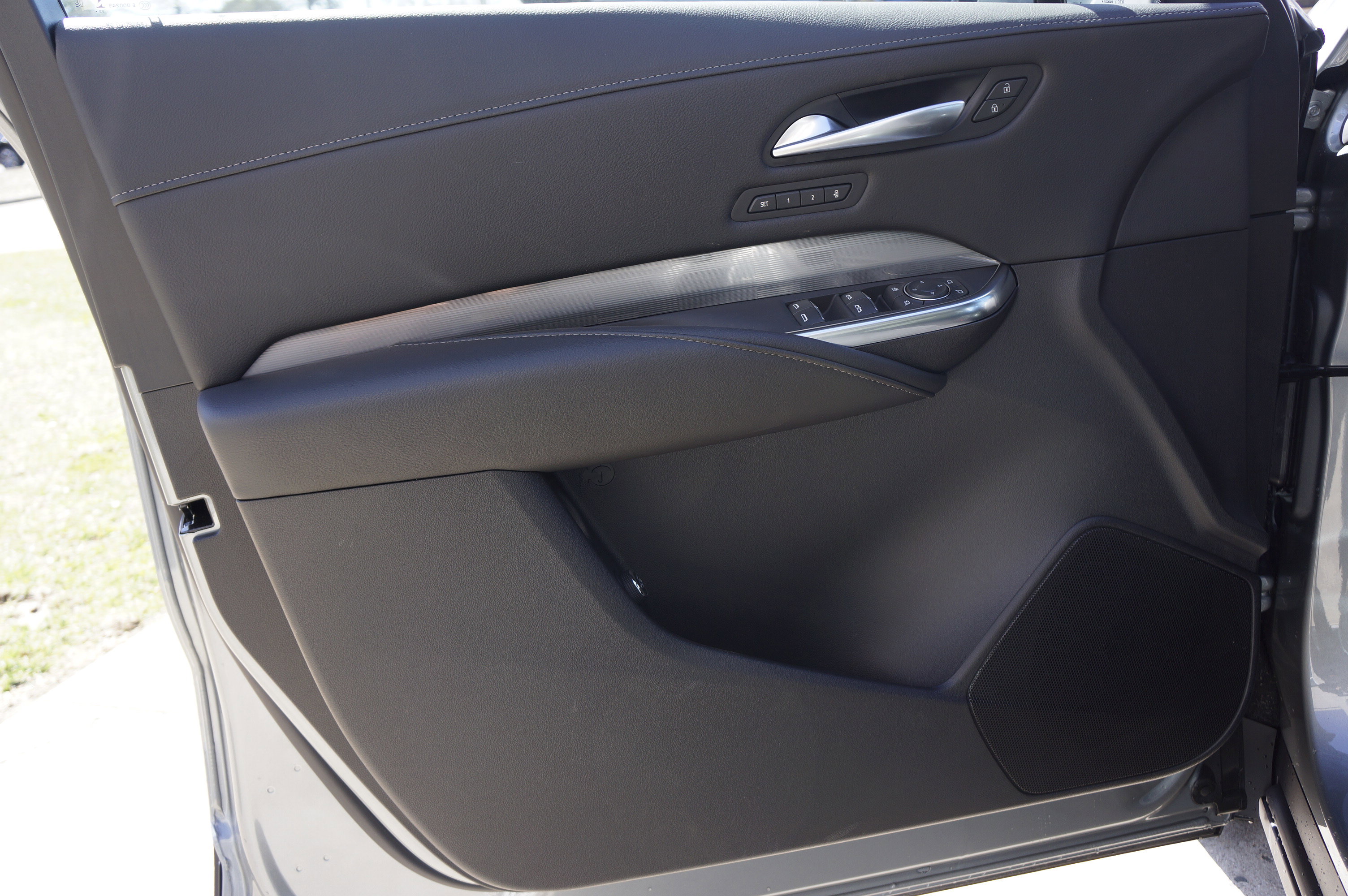 Used 2025 Cadillac XT4 Premium Luxury image 21