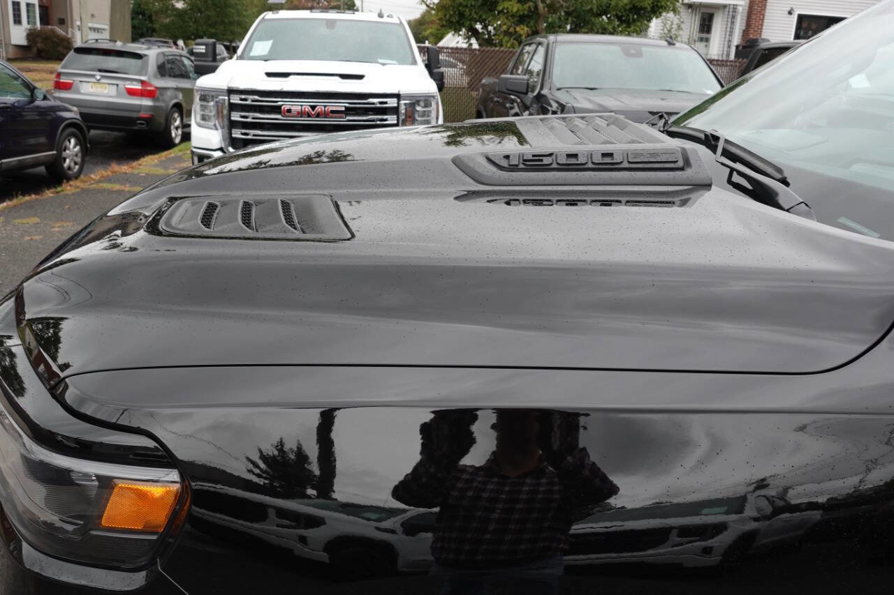 Used 2025 RAM 1500 Sport w/ Sport Level 1 Equipment Group AWD/4WD image 9