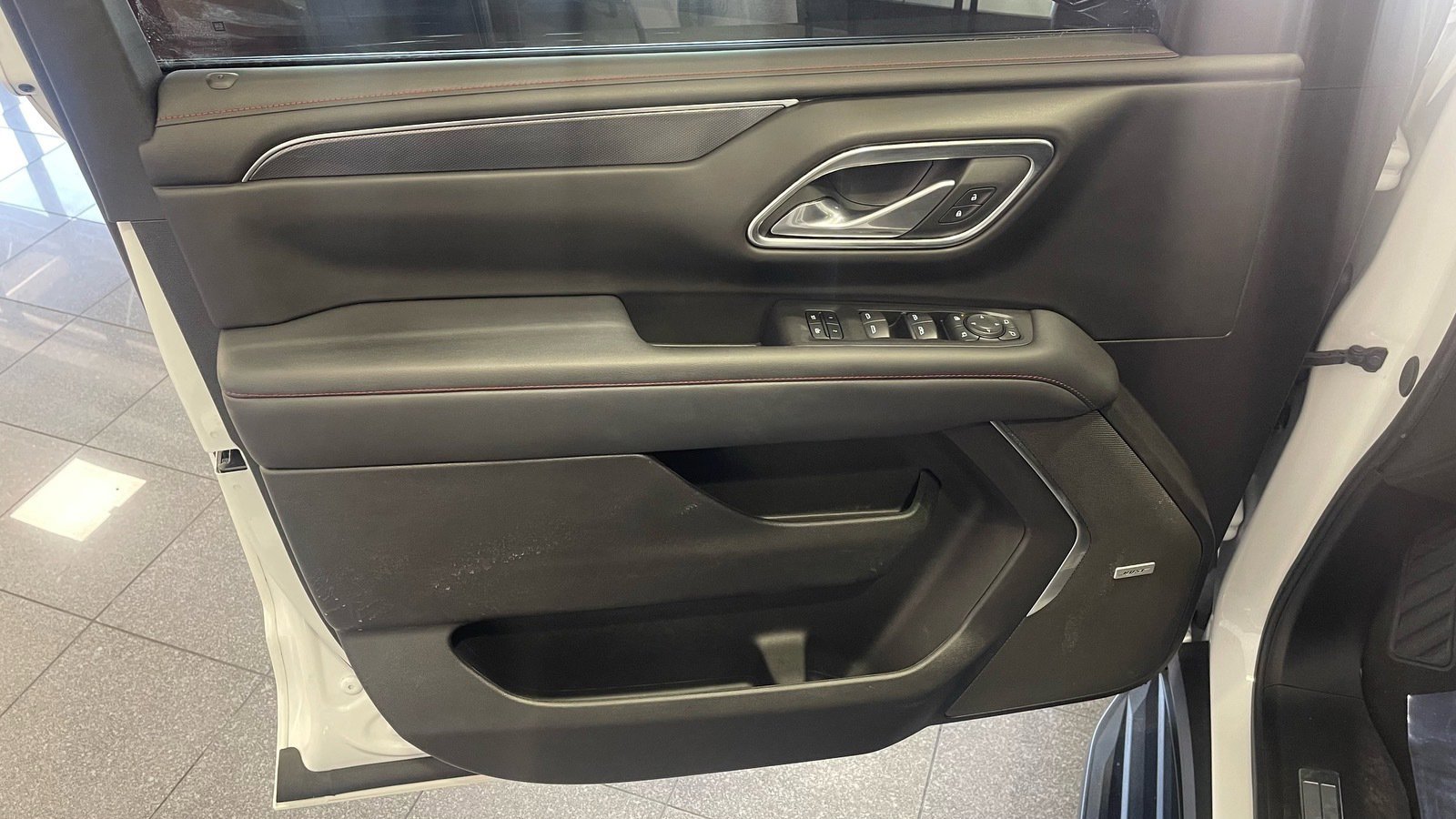 Used 2024 Chevrolet Suburban RST w/ Luxury Package image 24