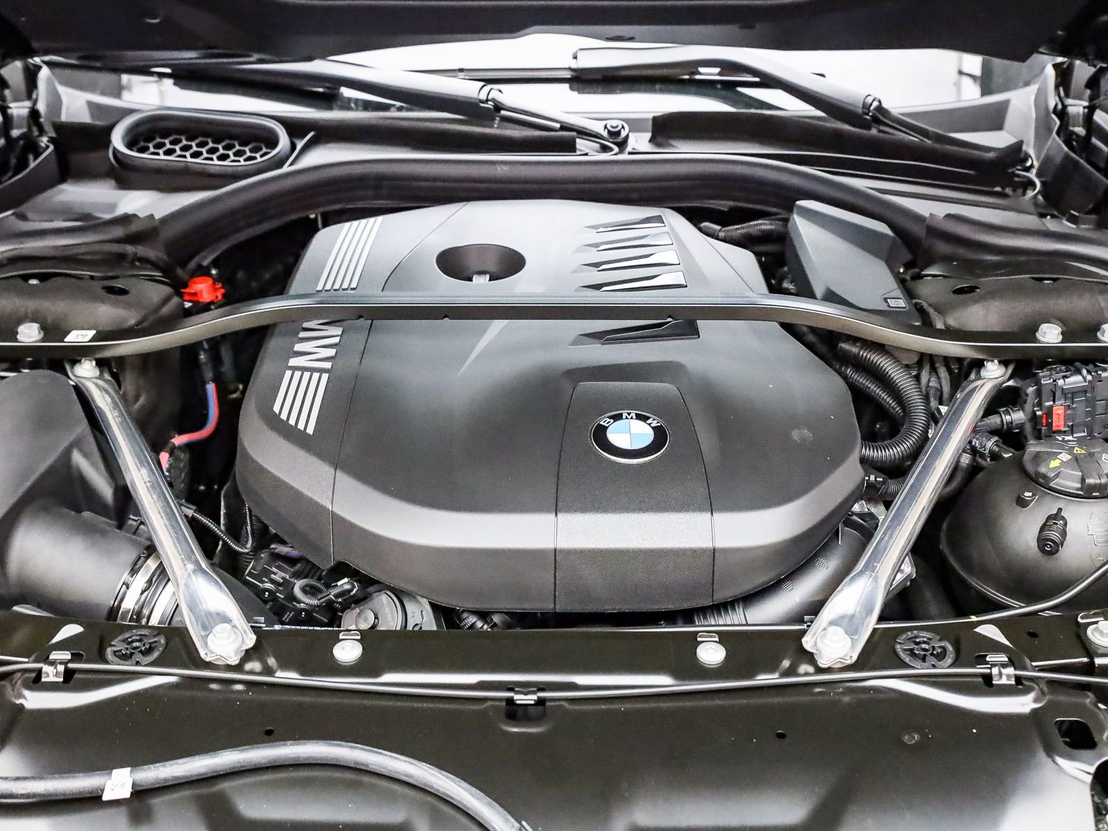 Used 2026 BMW 740i w/ Premium Package RWD image 28