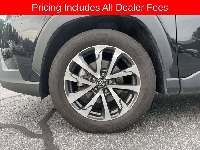 Used 2025 Toyota Corolla Cross XLE AWD/4WD image 9