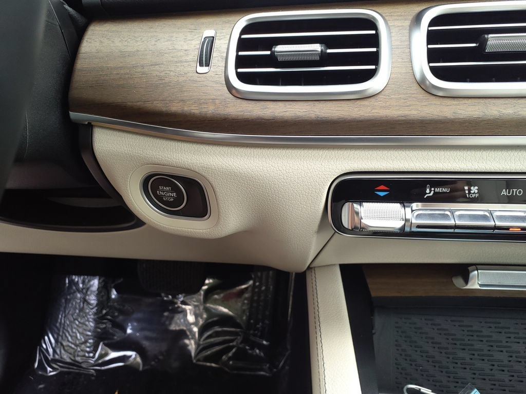 Certified 2025 Mercedes-Benz GLE 450e 4MATIC image 29