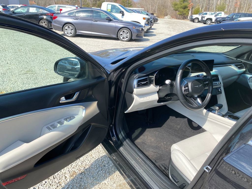 Used 2024 Genesis G70 2.5T image 10