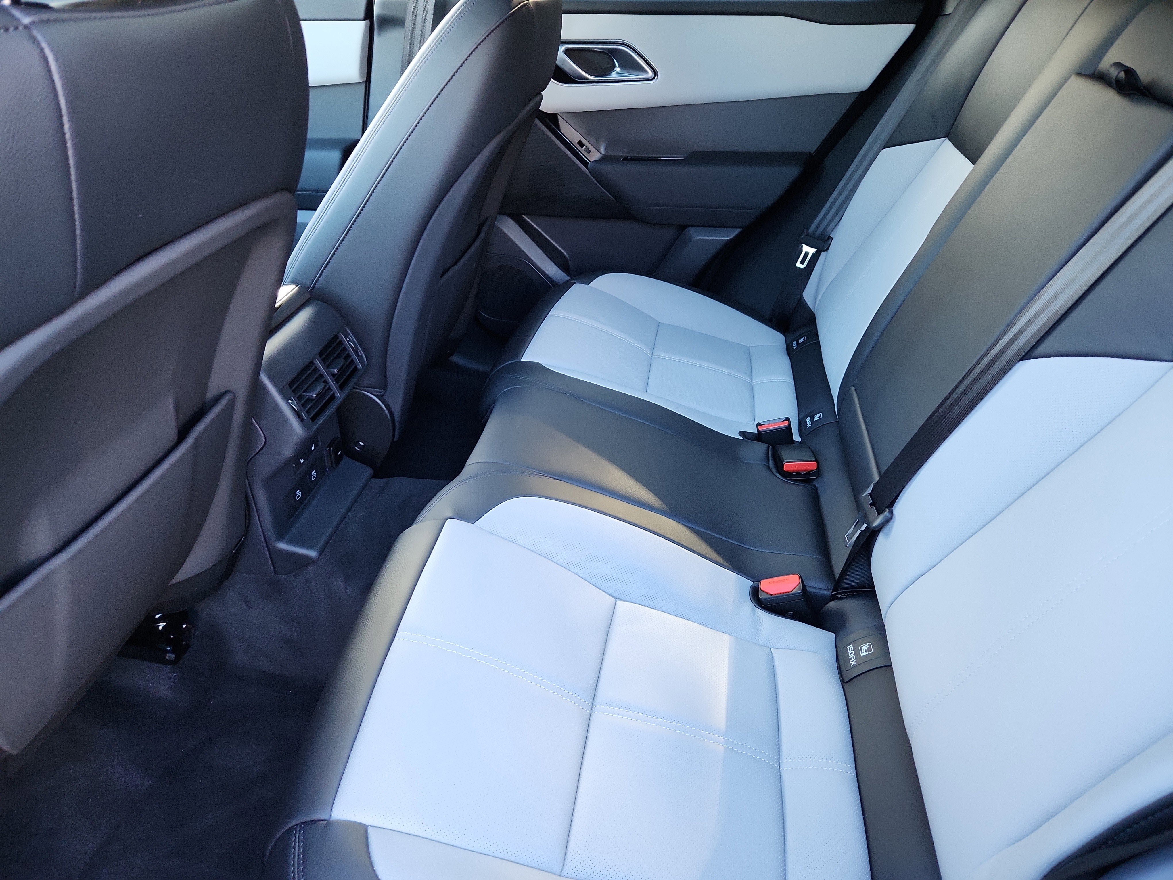 Used 2026 Land Rover Range Rover Velar S image 5