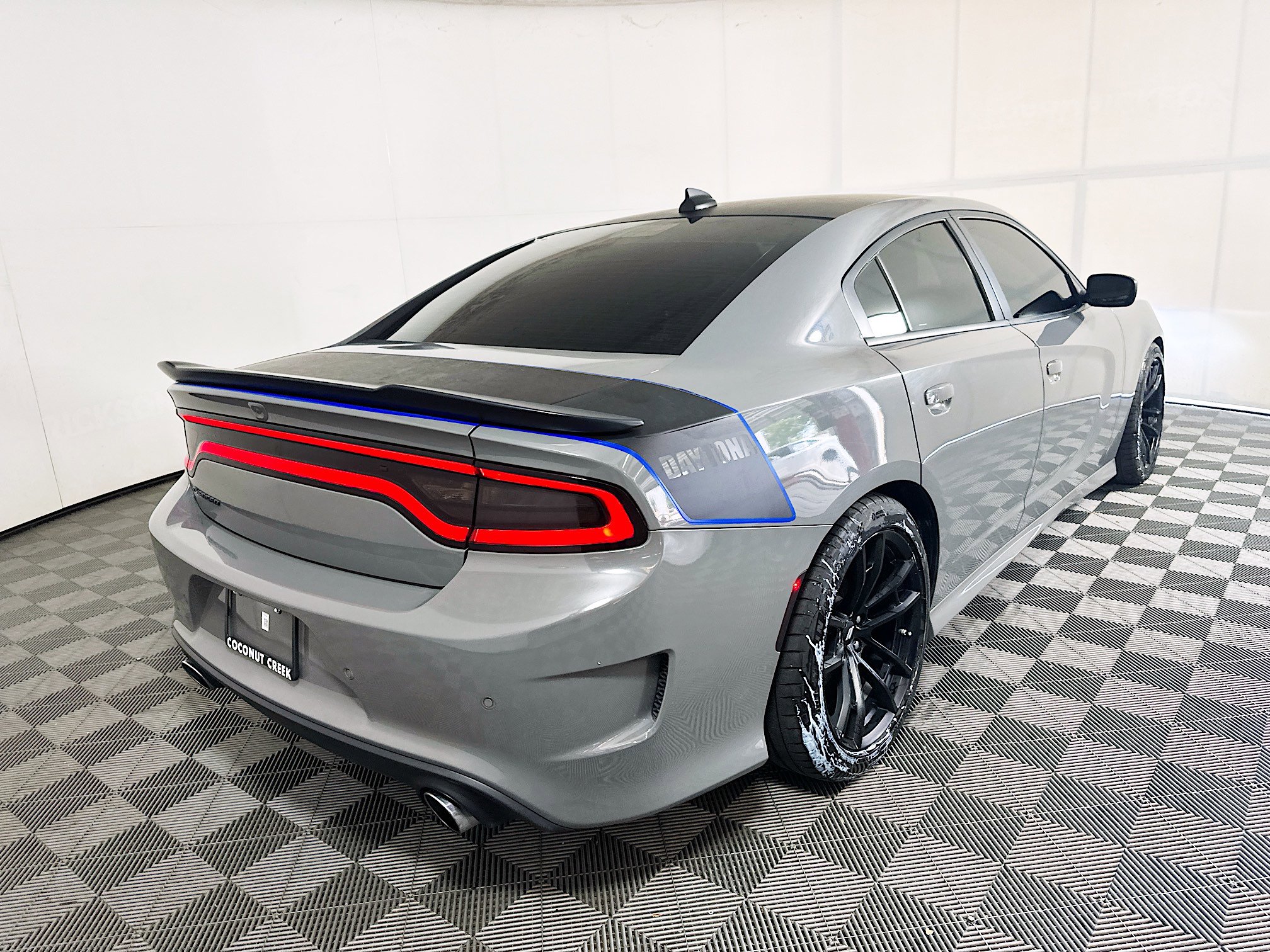 Used 2019 Dodge Charger Scat Pack w/ Daytona Edition Group RWD image 3