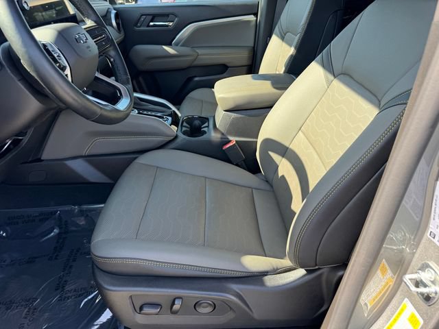 Certified 2025 Chevrolet Colorado ZR2 w/ Technology Package AWD/4WD image 17