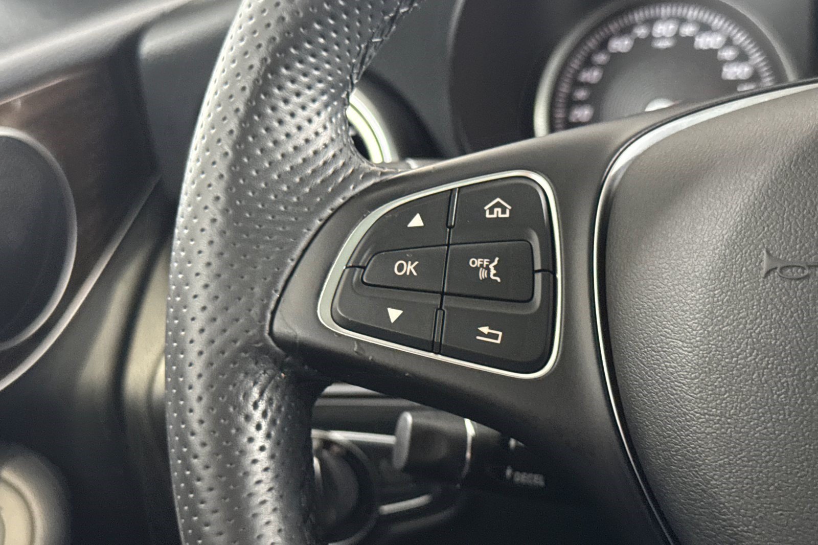 Used 2016 Mercedes-Benz GLC 300 4MATIC image 31