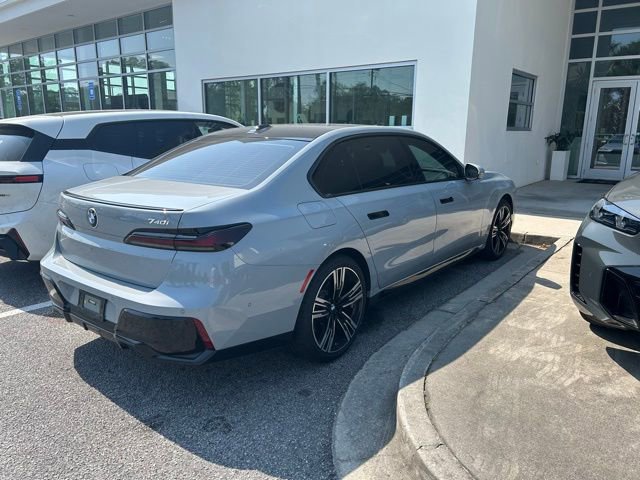 Used 2023 BMW 740i RWD image 6