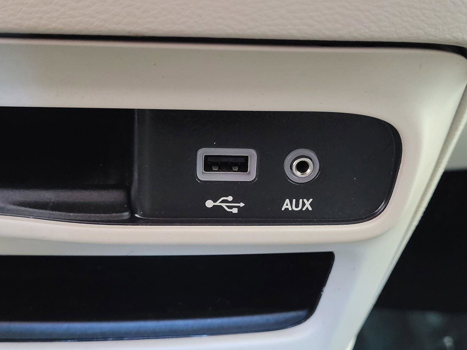 Used 2018 Chrysler Pacifica Touring Plus image 15