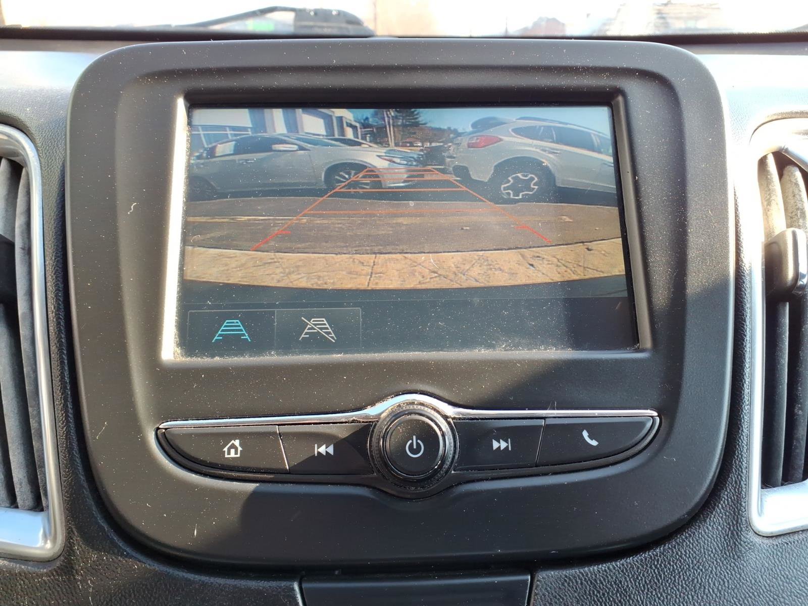 Used 2017 Chevrolet Malibu LT image 16