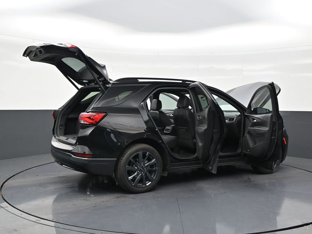 Used 2022 Chevrolet Equinox RS w/ RS Leather Package FWD image 29