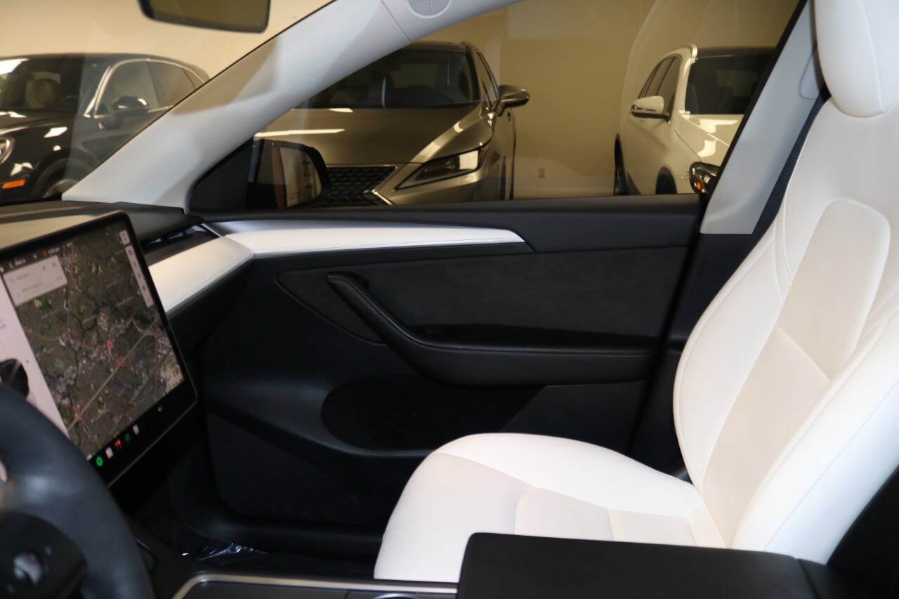 Used 2023 Tesla Model Y Long Range AWD/4WD image 68