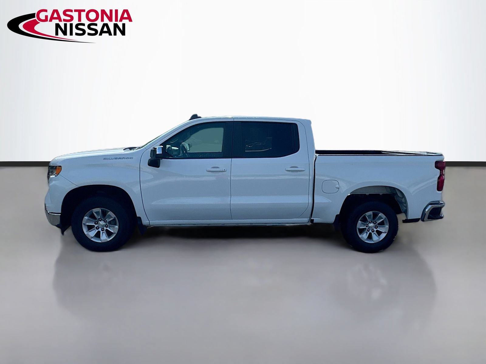Used 2025 Chevrolet Silverado 1500 LT RWD image 5