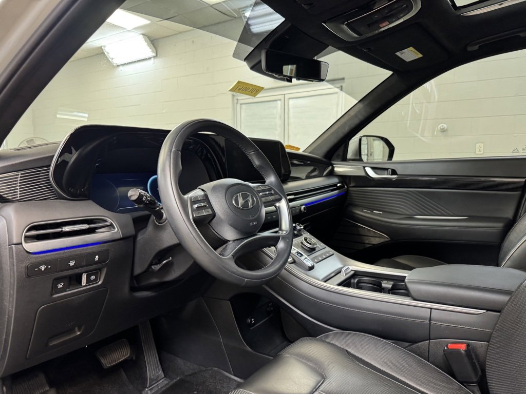 Used 2023 Hyundai Palisade Calligraphy image 13