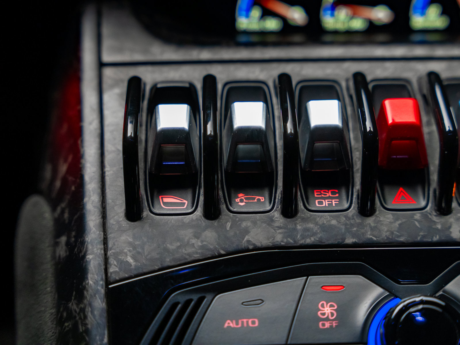 Used 2018 Lamborghini Huracan Performante AWD/4WD image 61