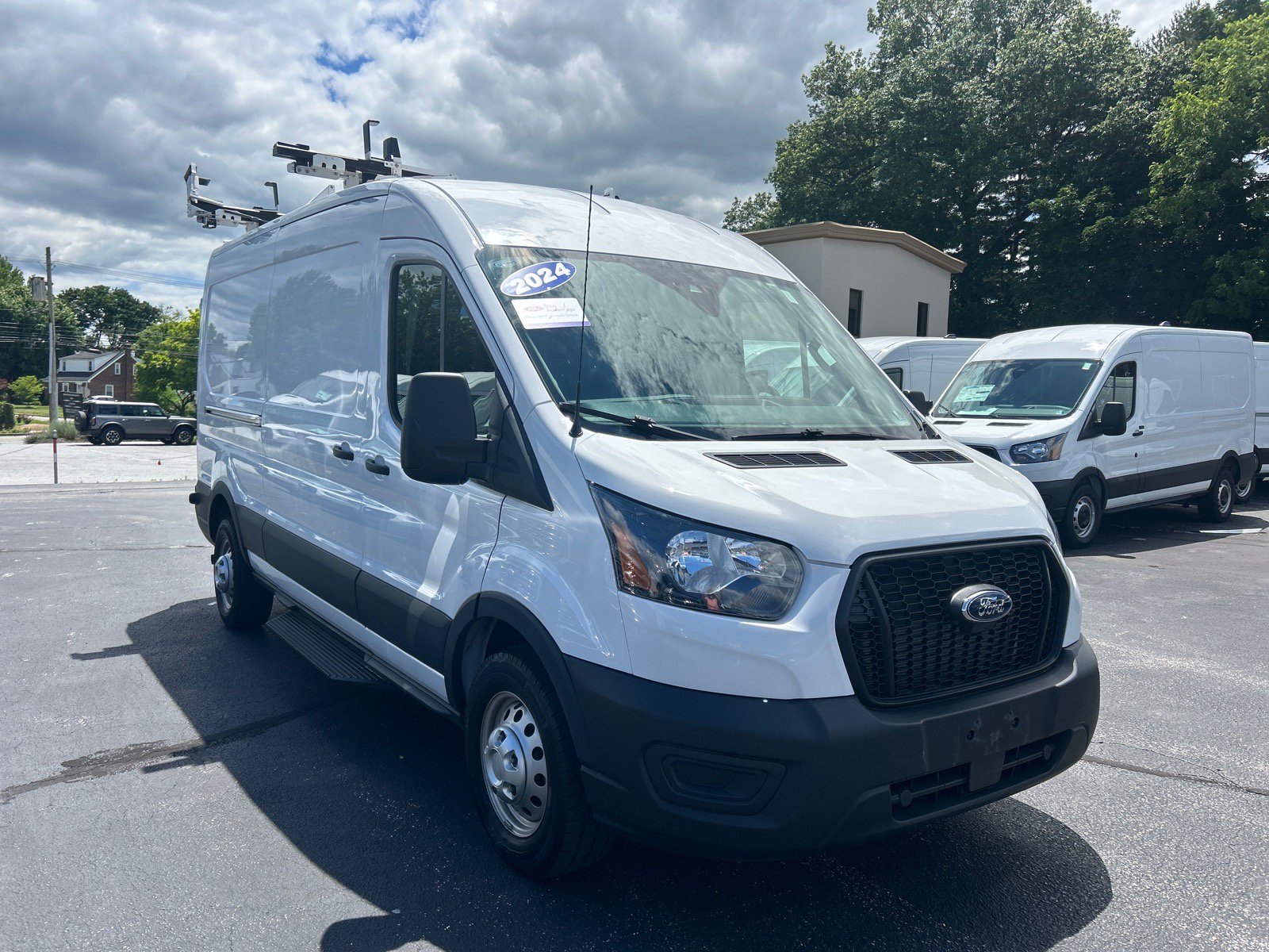 Certified 2024 Ford Transit 250 148 Medium Roof Extended AWD w/ Load Area Protection Package image 3