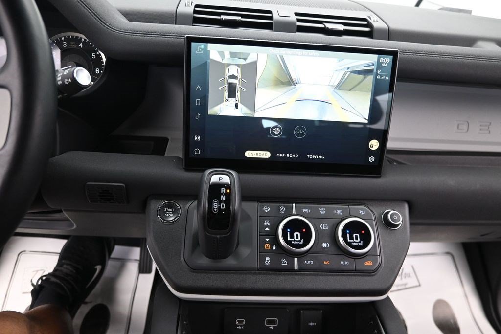 Used 2023 Land Rover Defender 130 X-Dynamic SE AWD/4WD image 16