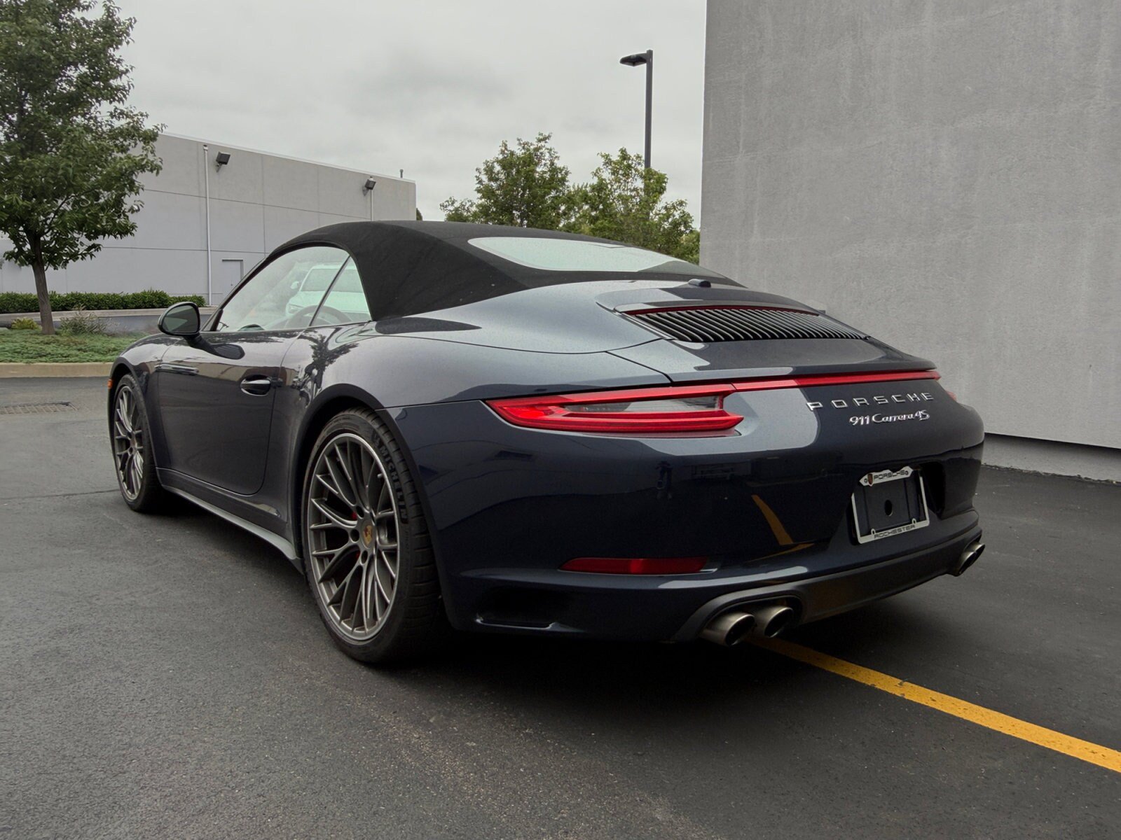 Certified 2019 Porsche 911 Carrera 4S AWD/4WD image 3