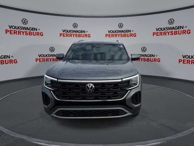 Certified 2024 Volkswagen Atlas Cross Sport SE w/ Black Wheel Package image 3