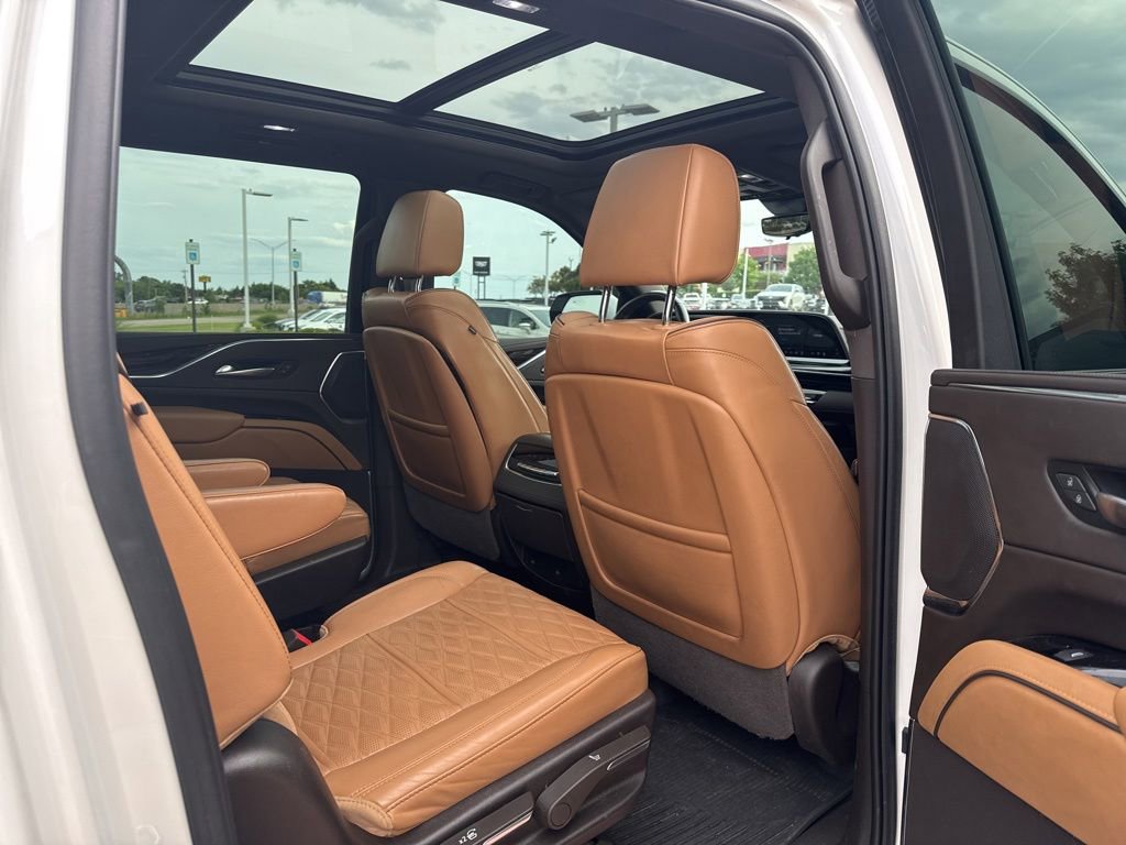 Used 2022 Cadillac Escalade ESV Sport w/ Touring Package AWD/4WD image 8