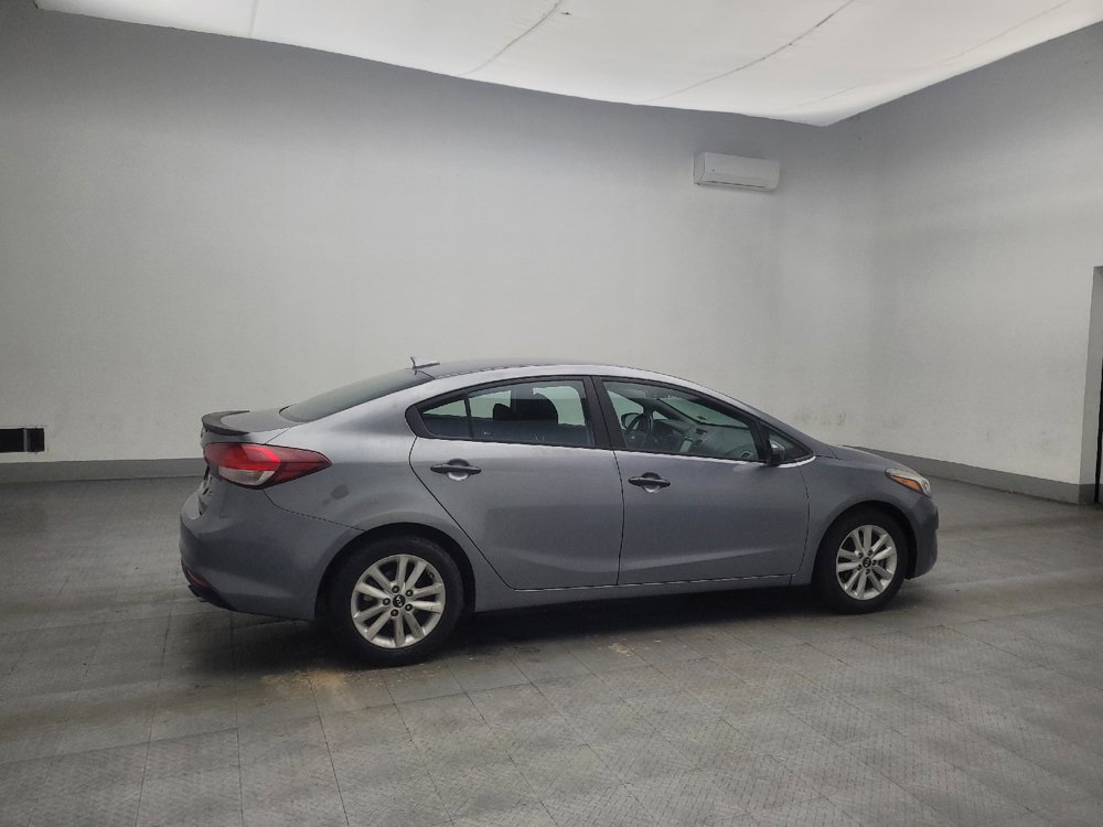 Used 2017 Kia Forte S image 10