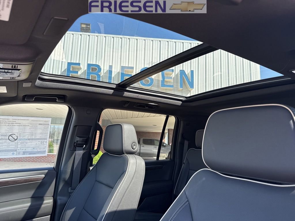 New 2026 Chevrolet Suburban Premier w/ Sun And Tow Package AWD/4WD image 17