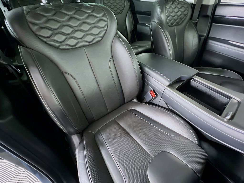 Used 2022 Hyundai Palisade Limited image 31