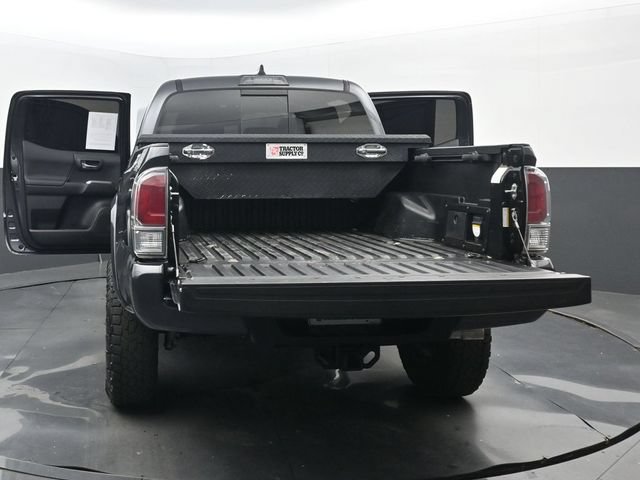 Used 2020 Toyota Tacoma TRD Sport AWD/4WD image 37