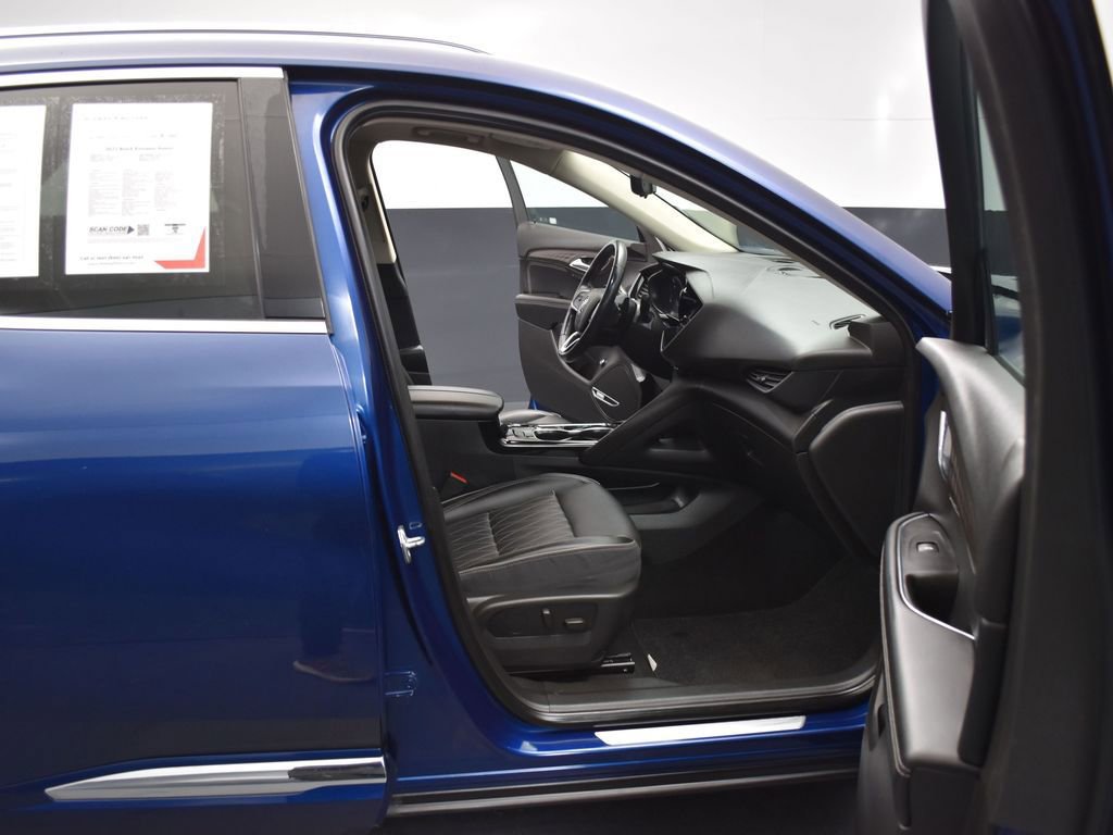 Used 2022 Buick Envision Avenir w/ Technology Package II FWD image 28