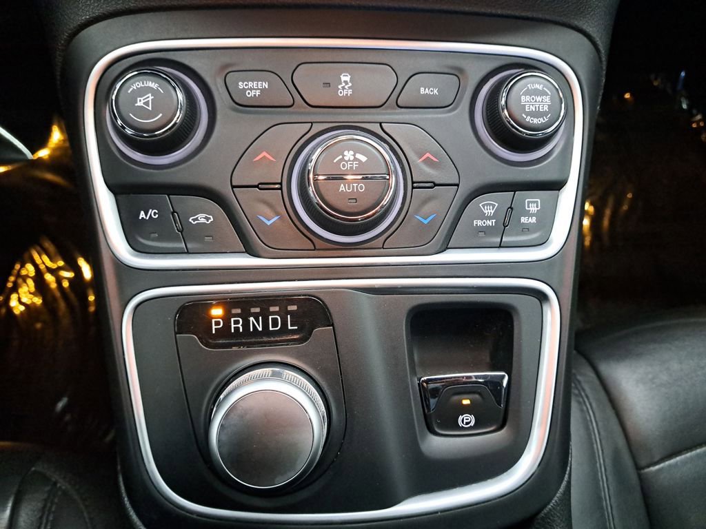 Used 2015 Chrysler 200 C w/ Navigation & Sound Group I image 22